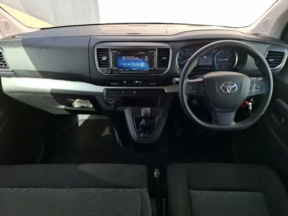 2021-toyota-proace-verso-15d-shuttle-l1-big-2