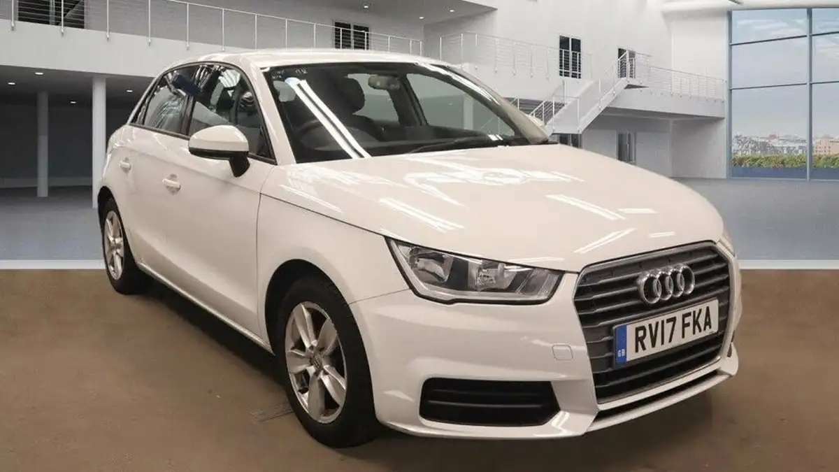 2017-audi-a1-10-tfsi-se-sportback-5d-big-4