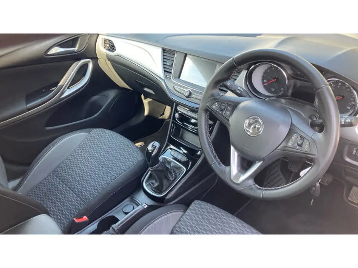2021-vauxhall-astra-12-turbo-sri-nav-145ps-hatchback-big-10