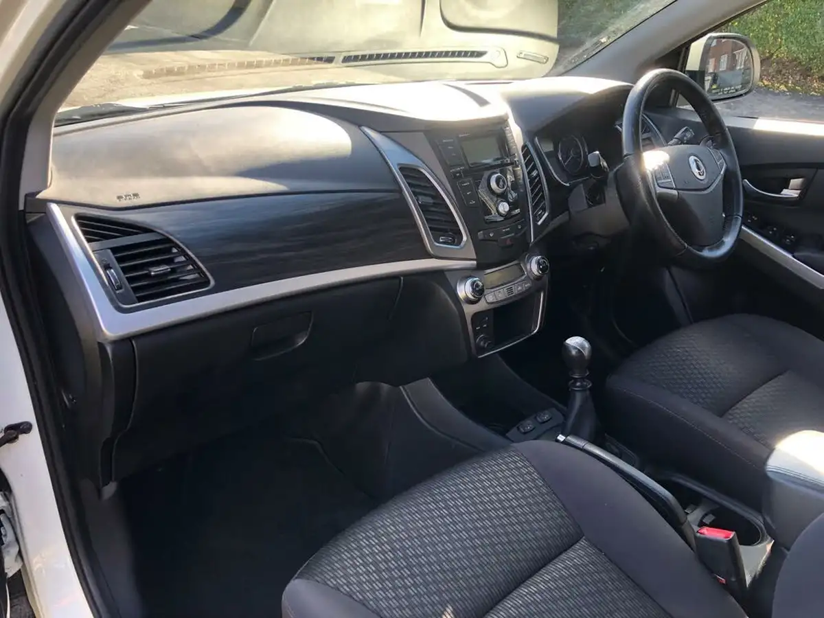 2015-kgm-ssangyong-korando-20td-le-149ps-big-9