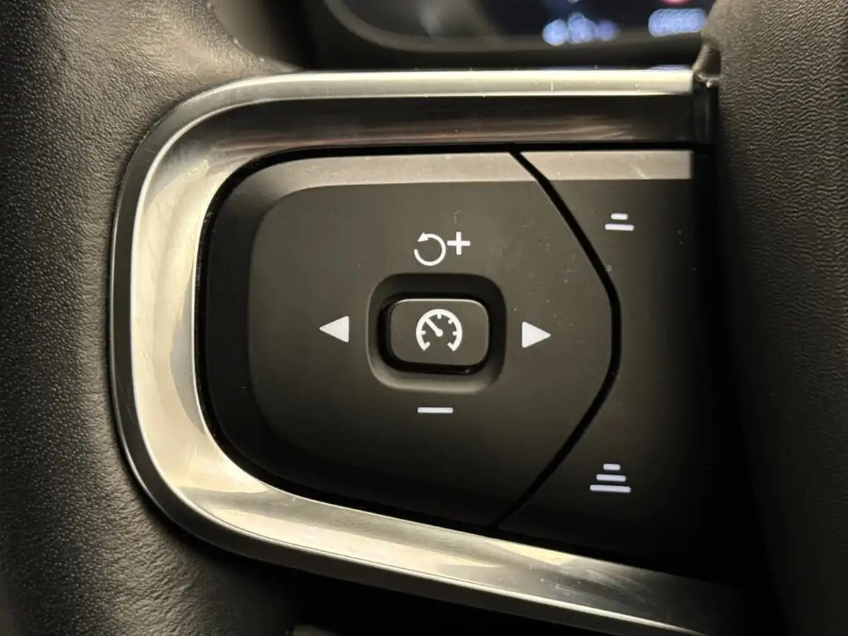 2021-volvo-xc40-15-t3-inscription-pro-163bhp-geartronic-big-22