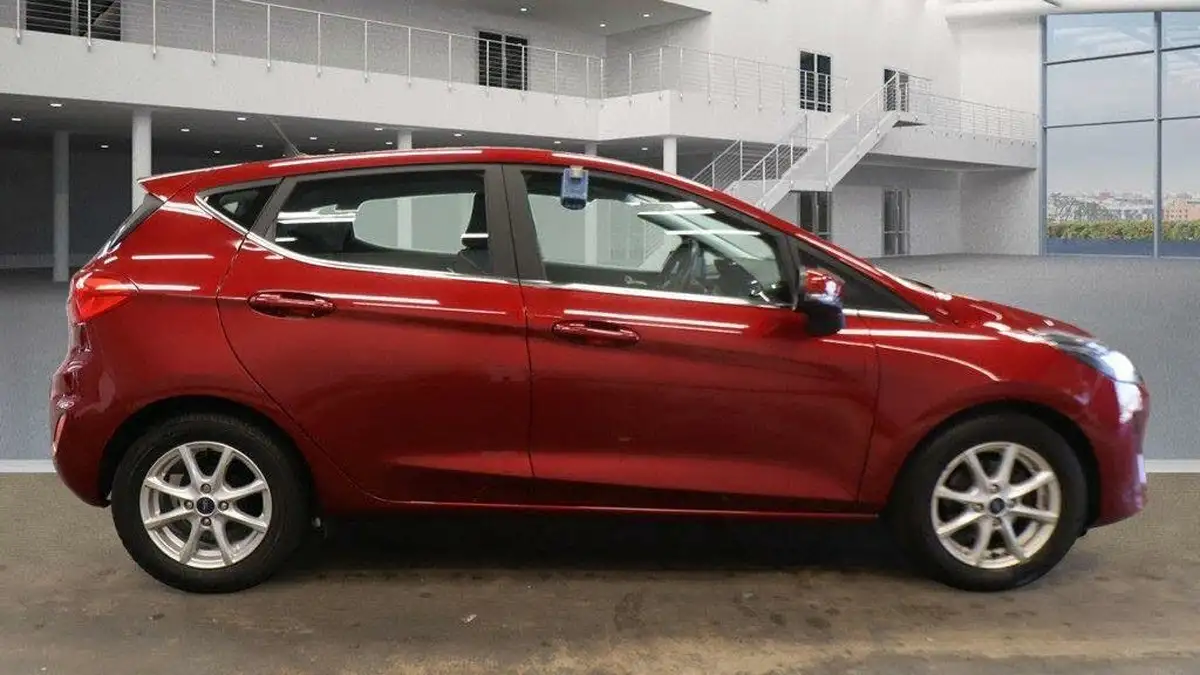 2018-ford-fiesta-10t-zetec-5d-big-4
