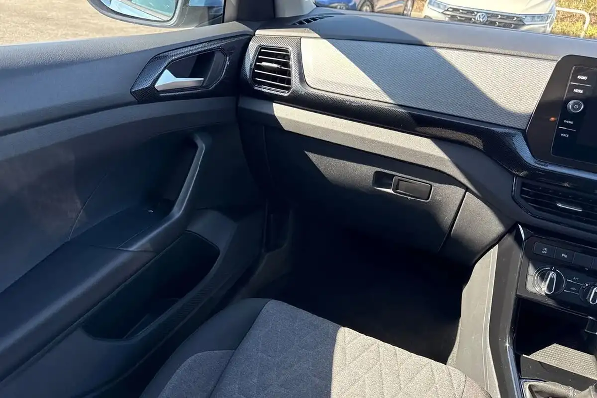 2024-volkswagen-t-cross-10-tsi-life-95ps-big-19