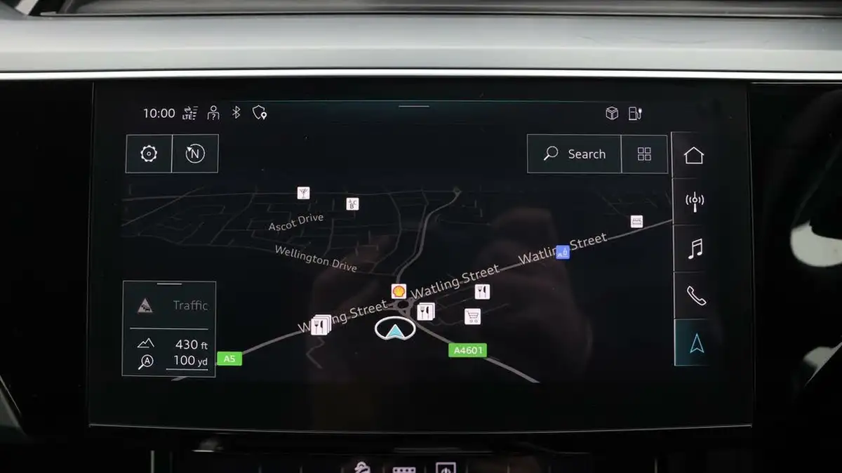 2021-audi-e-tron-50e-technik-station-wagon-big-10