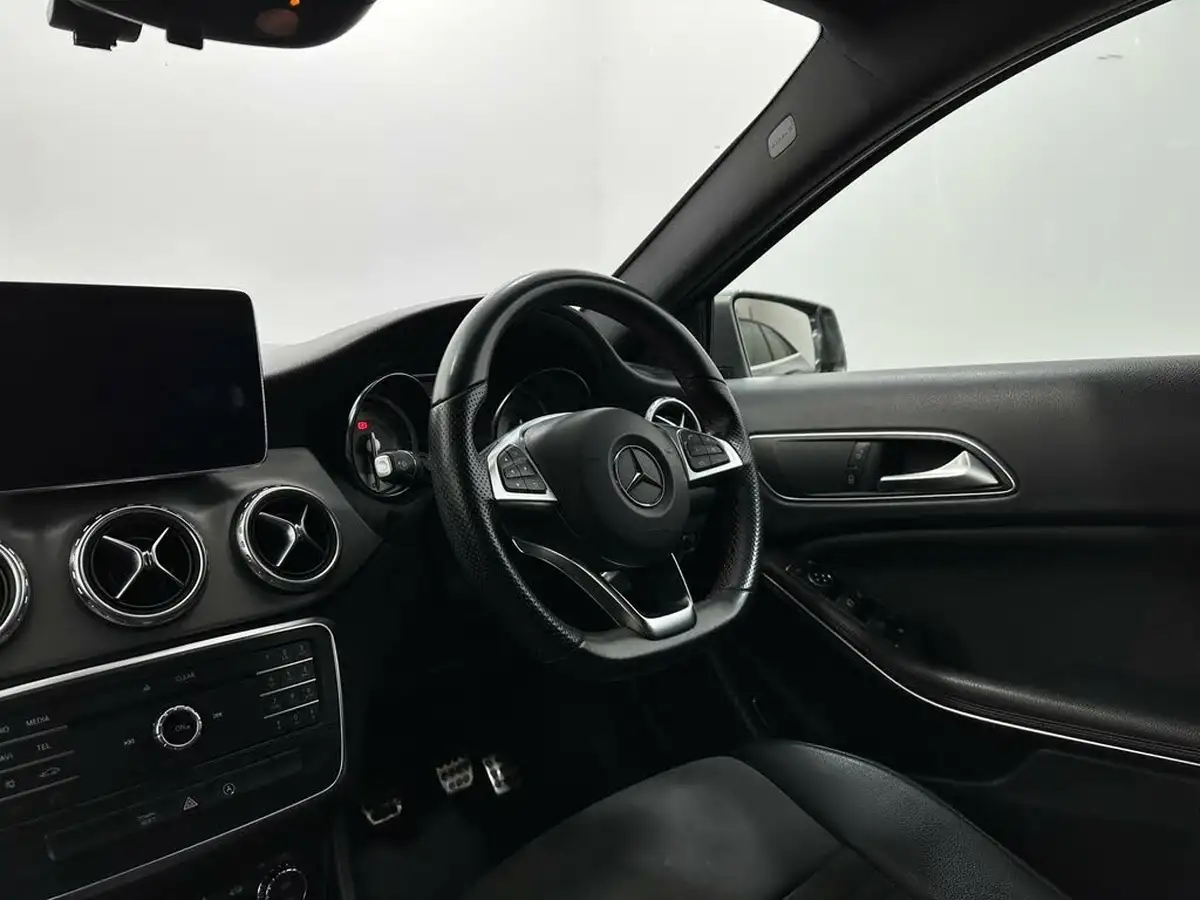 2015-mercedes-benz-gla-class-21d-gla-200d-amg-line-ss-big-9