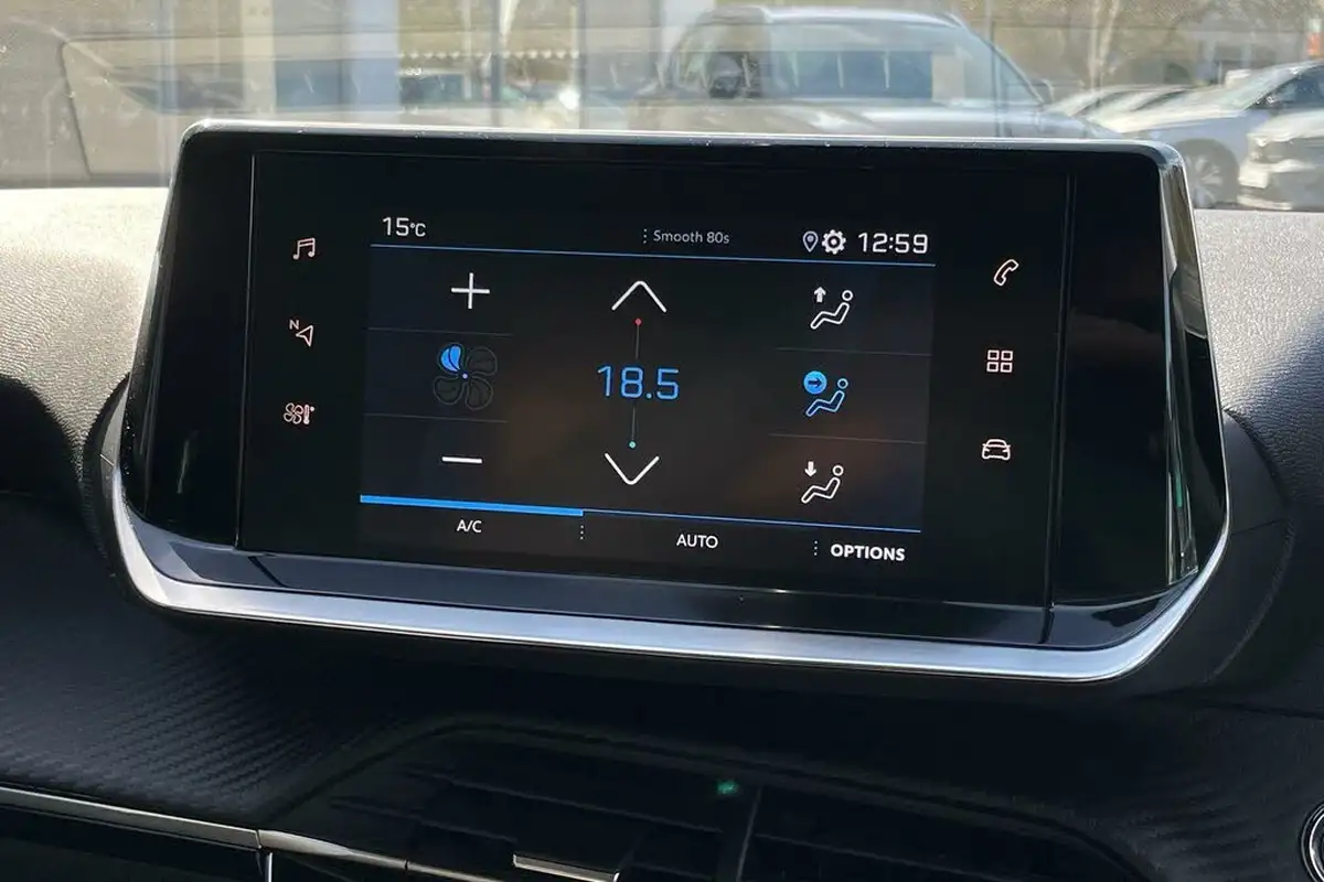 2022-peugeot-208-12-puretech-allure-premium-100bhp-big-37