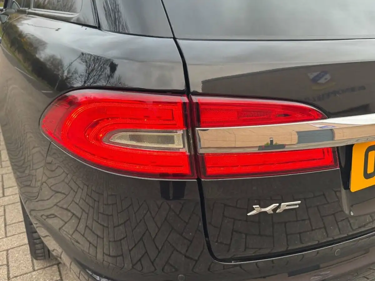 2013-jaguar-xf-30td-r-sport-sportbrake-5d-big-37