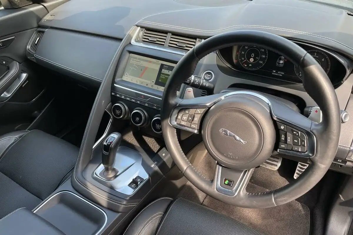 2018-jaguar-e-pace-20-i4d-r-dynamic-hse-180ps-ss-big-25