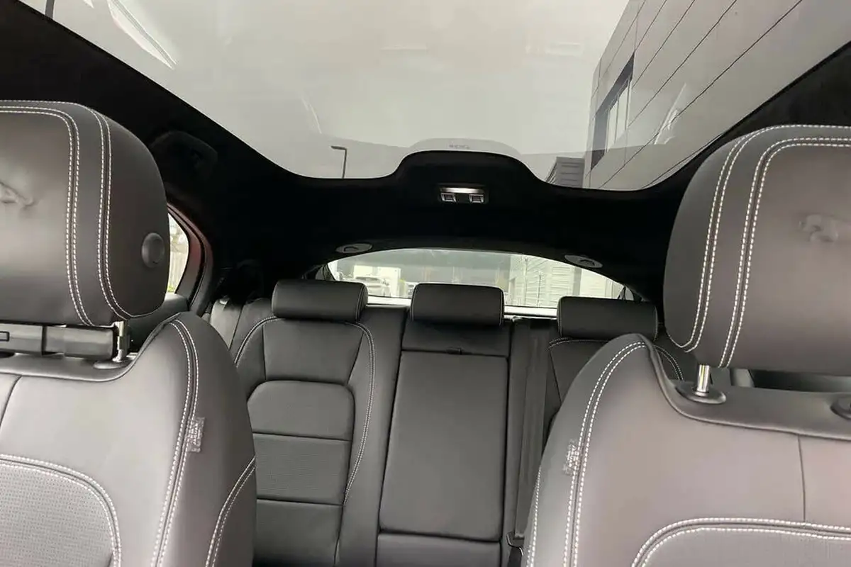 2023-jaguar-i-pace-ev400-hse-black-big-15