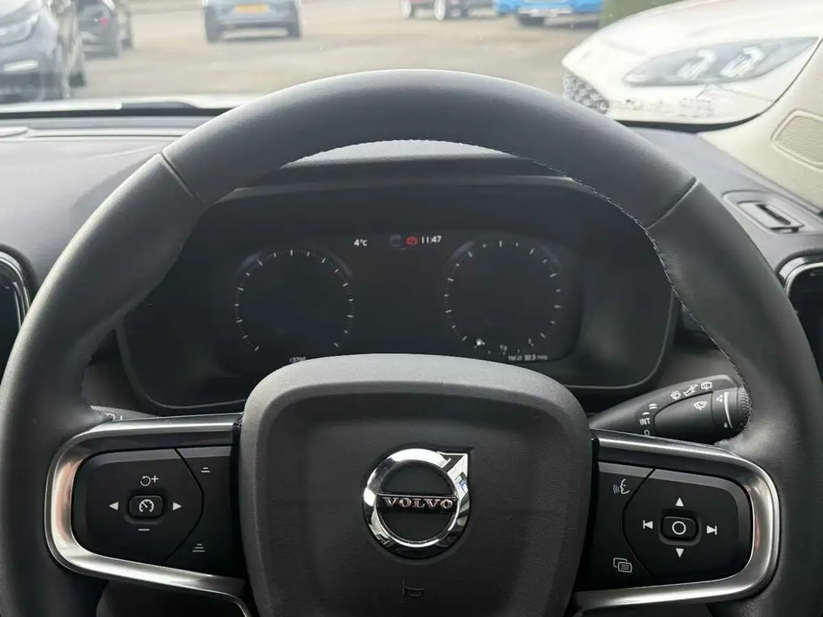 2021-volvo-xc40-20-b4-inscription-pro-194bhp-auto-big-25