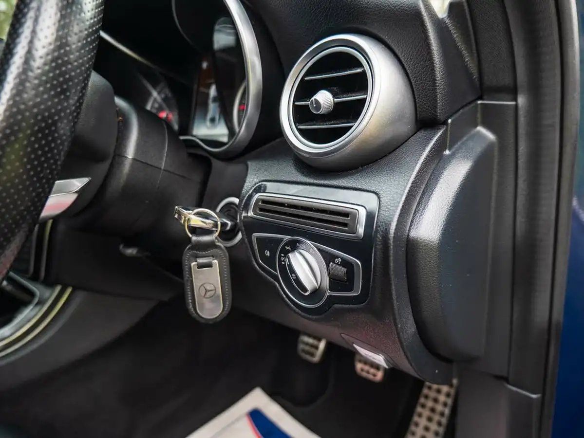 2018-mercedes-benz-c-class-21d-c220d-amg-line-ss-saloon-4d-big-23
