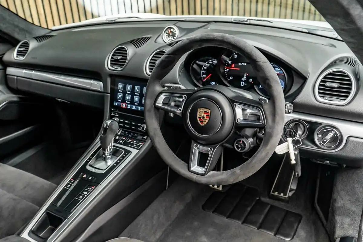 2020-porsche-cayman-718-25-cayman-gts-pdk-big-21
