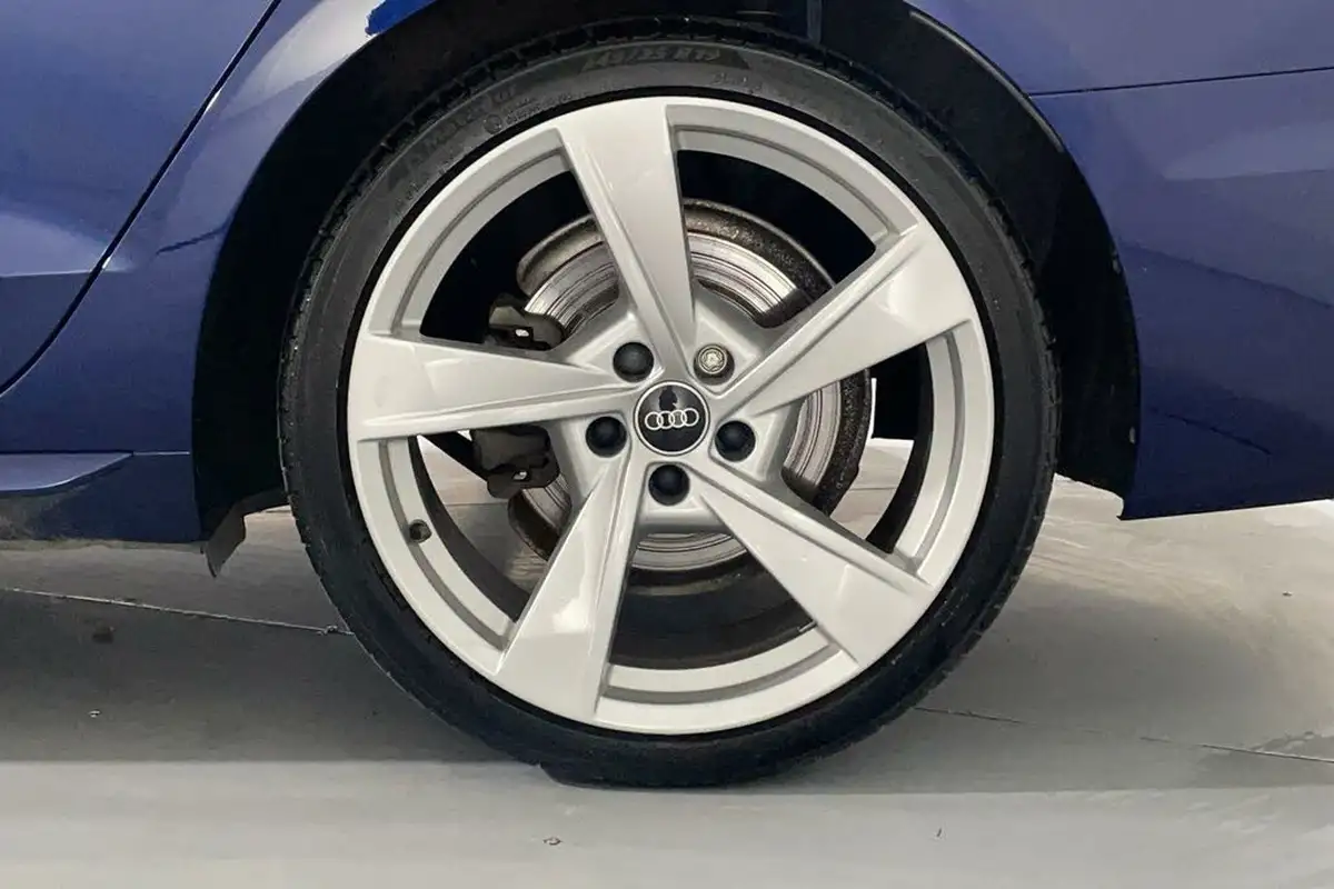 2021-audi-a4-avant-20-35-tdi-s-line-big-6