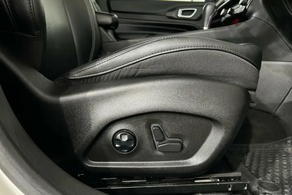 2023-jeep-compass-13-gse-s-big-18