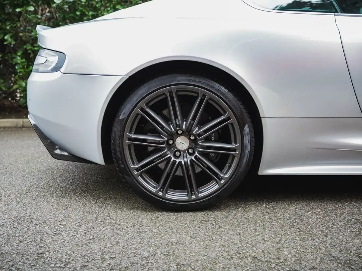 2011-aston-martin-dbs-60-touchtronic-big-49