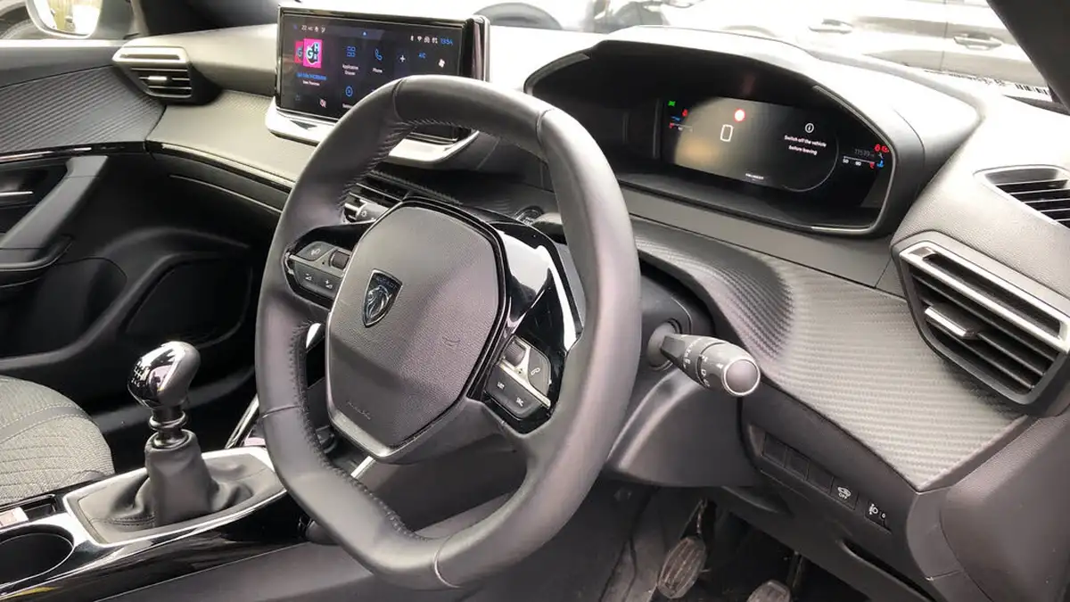 2024-peugeot-2008-suv-12-puretech-allure-130ps-big-10