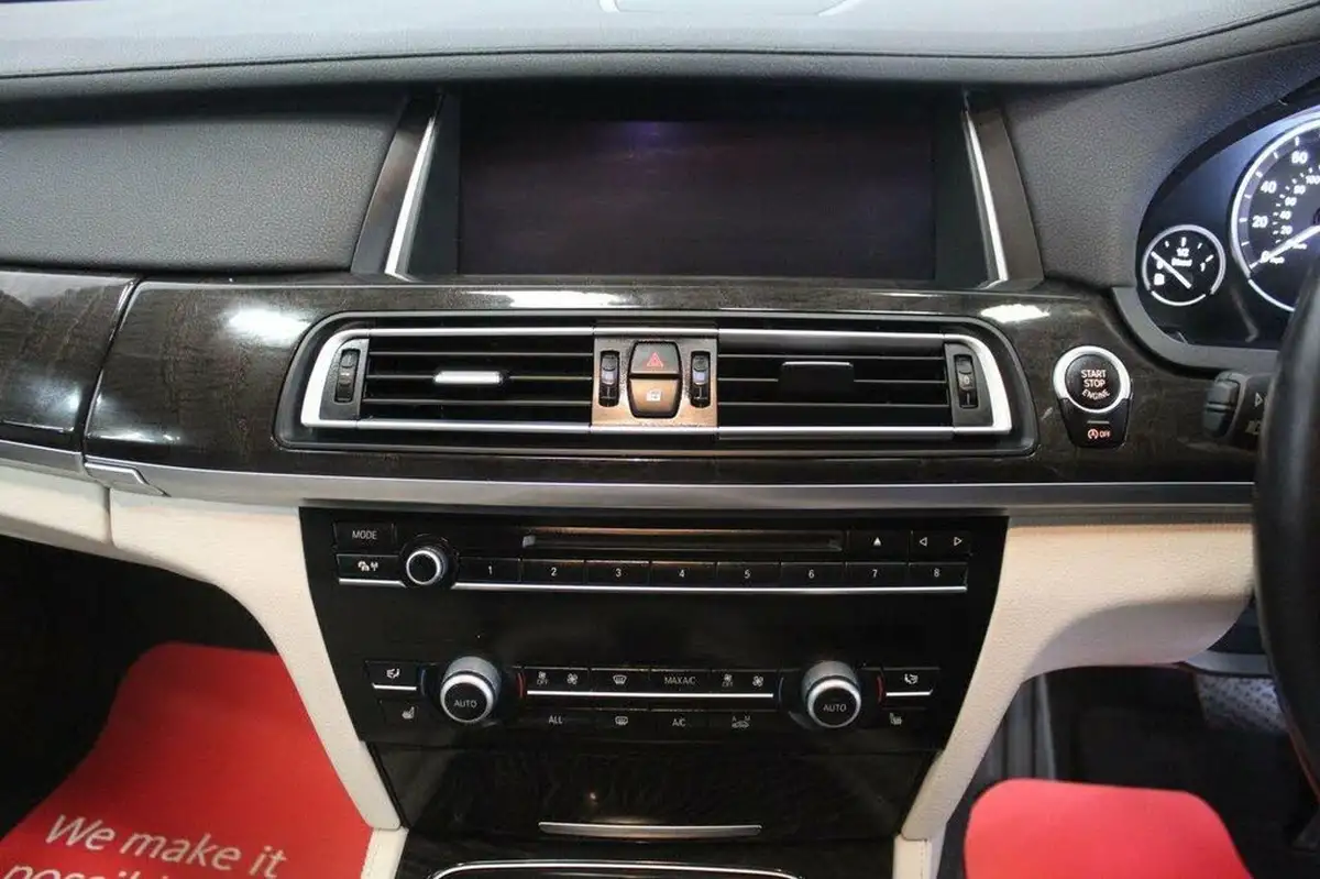 2013-bmw-7-series-30td-730d-m-sport-big-21