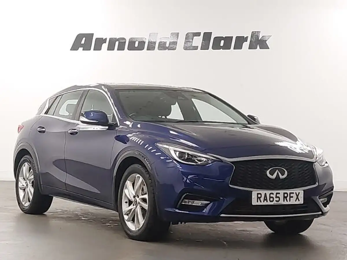 2016-infiniti-q30-16-premium-122ps-big-0