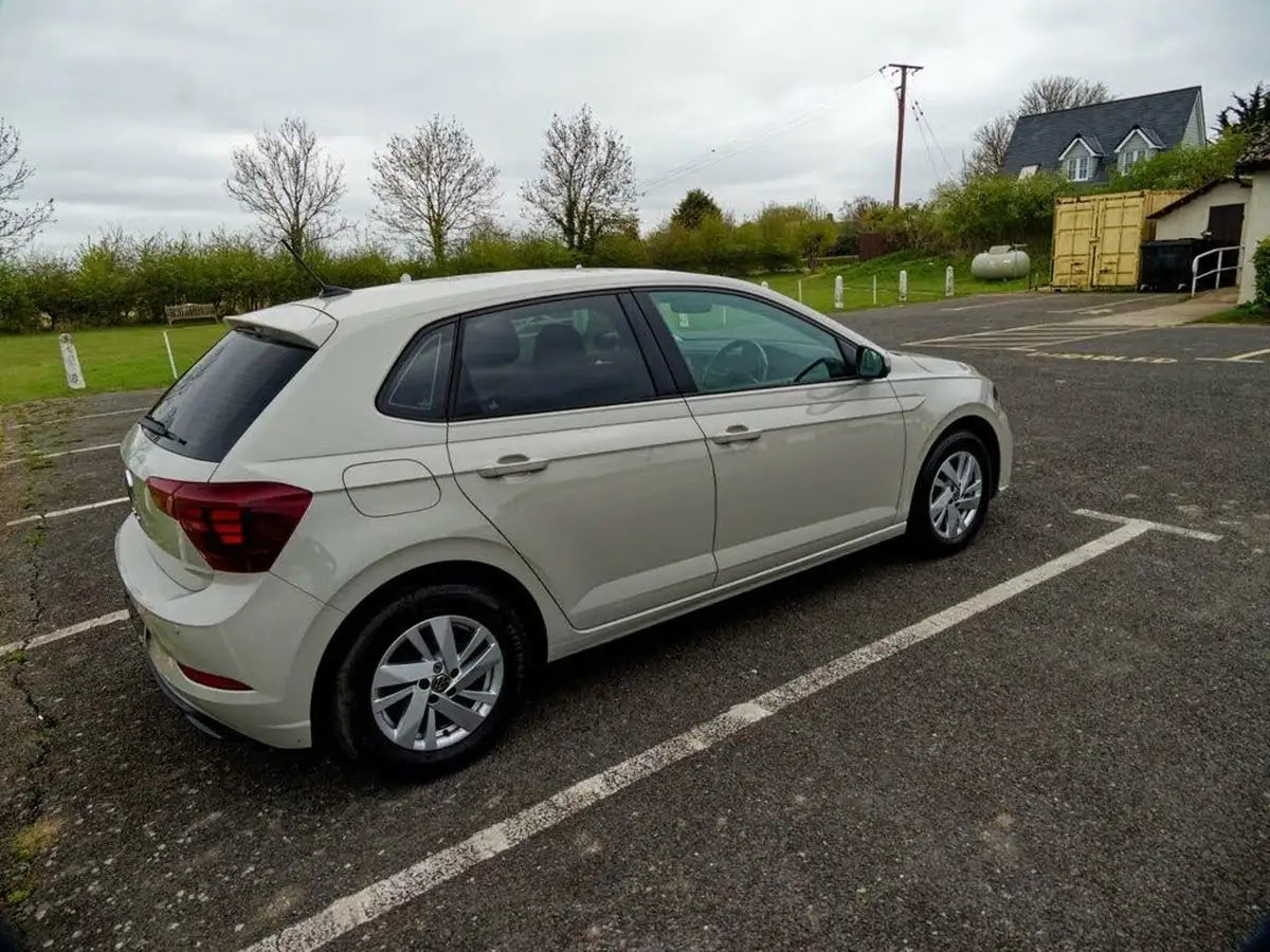2021-volkswagen-polo-10-tsi-life-big-21
