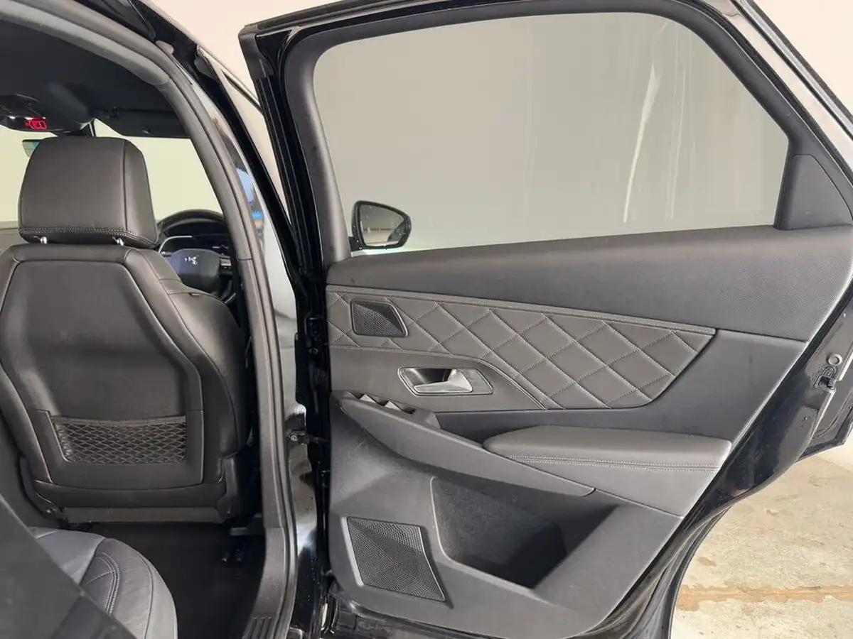 2021-ds-ds-7-crossback-e-tense-prestige-300ps-4x4-5d-big-17