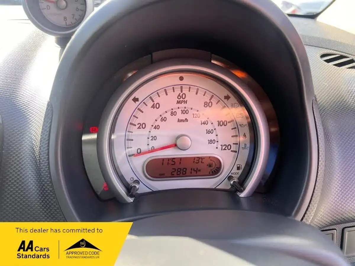 2012-suzuki-splash-10-sz3-big-1