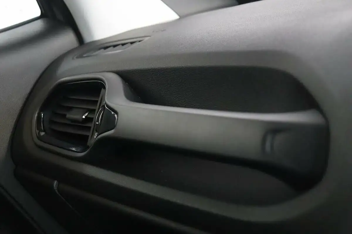 2020-jeep-renegade-10-gse-night-eagle-big-28