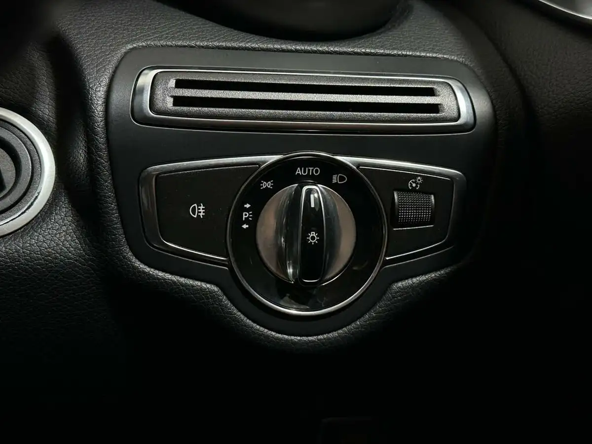 2015-mercedes-benz-c-class-21cdi-c300-amg-line-premiumss-saloon-4d-big-15
