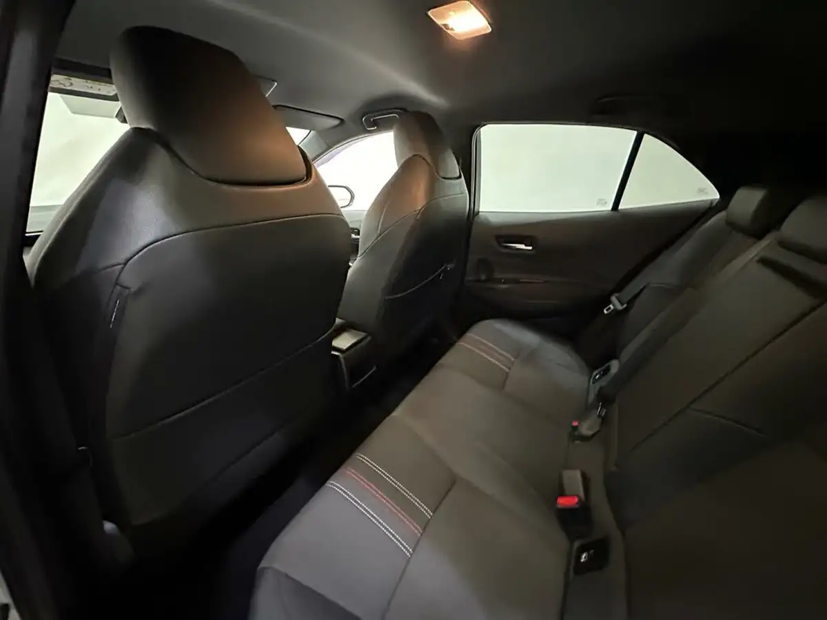 2020-toyota-corolla-18-vvt-i-gr-sport-trk-hatchback-big-24