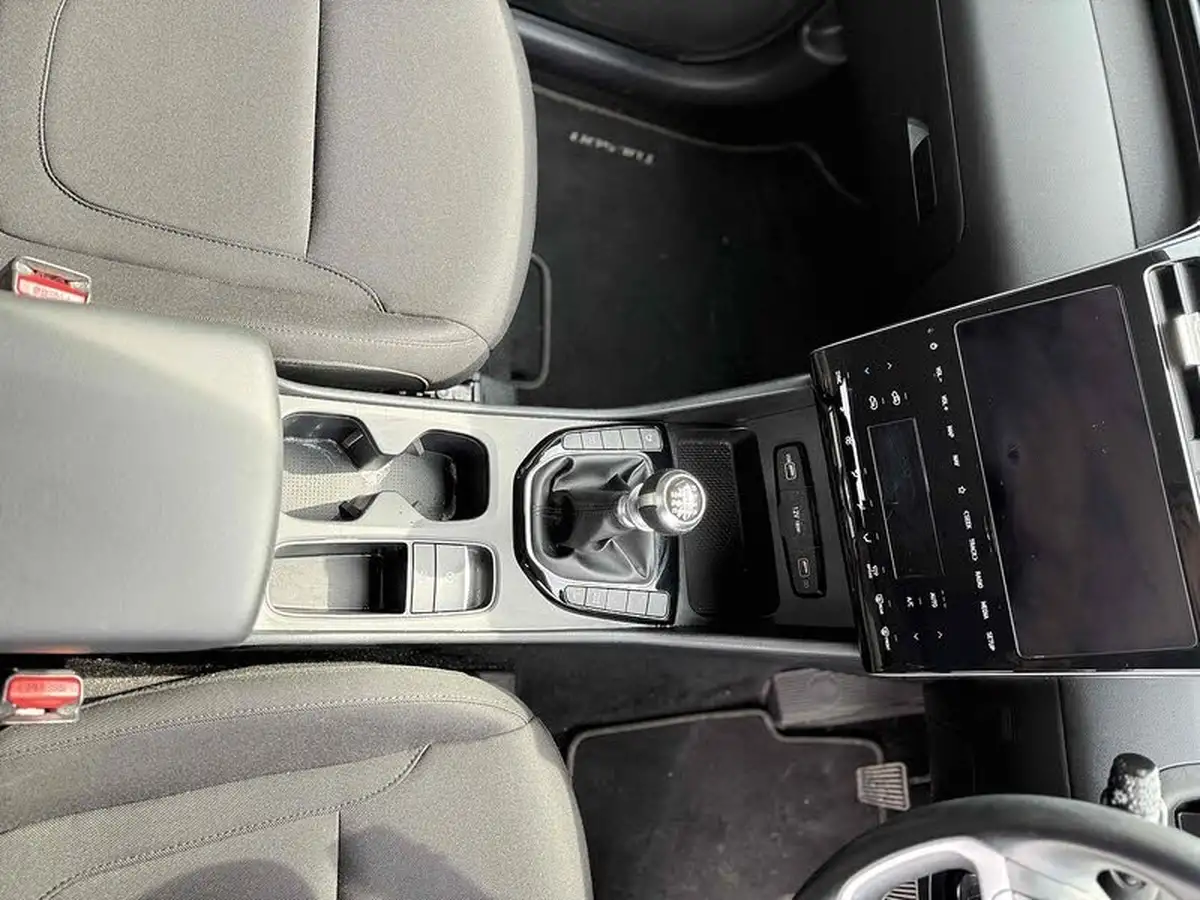 2022-hyundai-tucson-16-t-gdi-se-connect-150ps-big-15