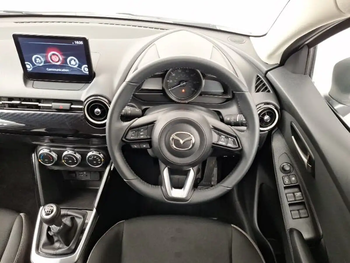 2024-mazda-mazda2-15-skyactiv-g-centre-line-big-6
