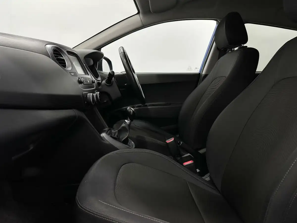 2019-hyundai-i10-10-play-big-28