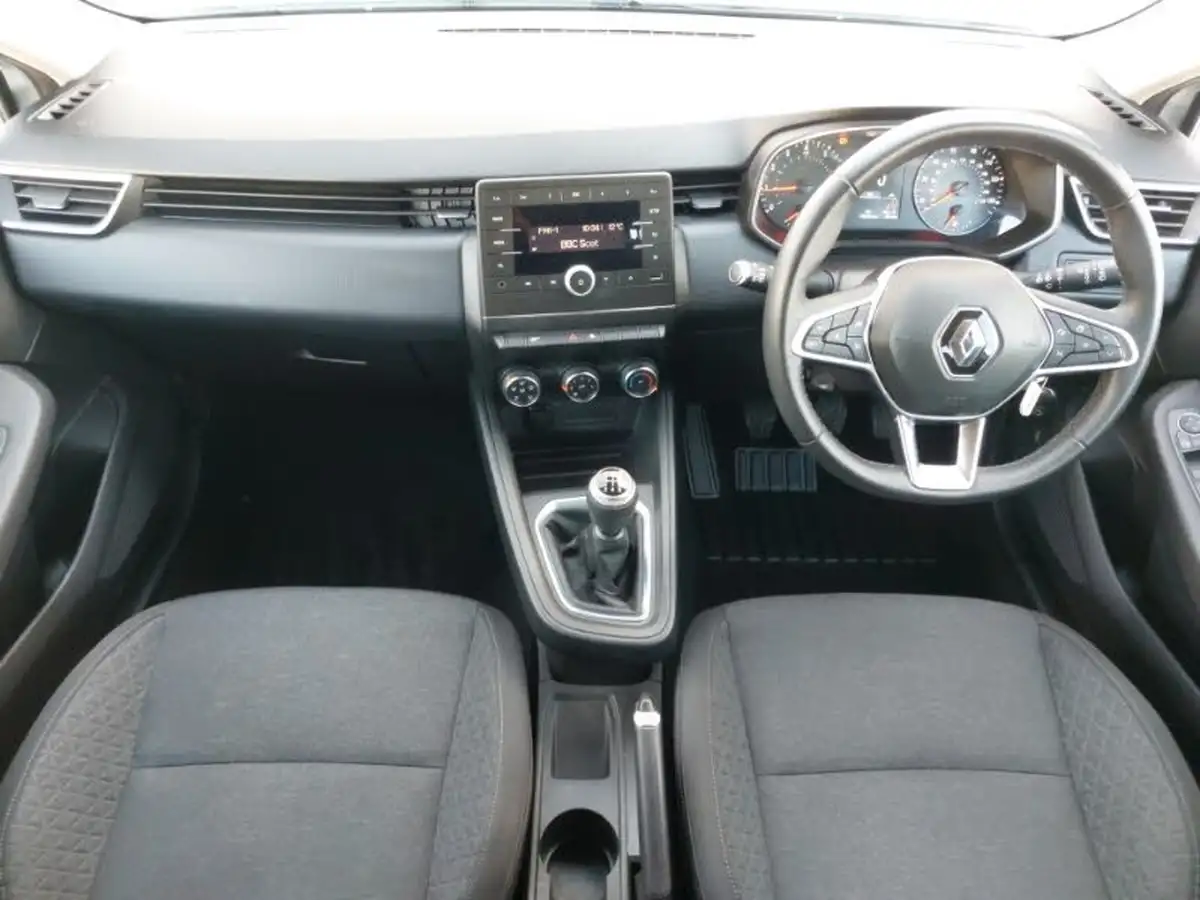 2020-renault-clio-10-sce-play-75bhp-big-2