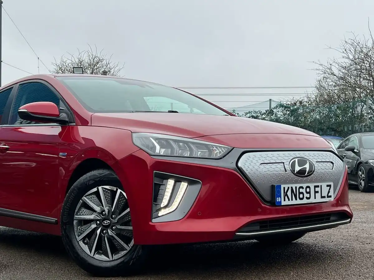 2019-hyundai-ioniq-e-premium-se-electric-100kw-big-56