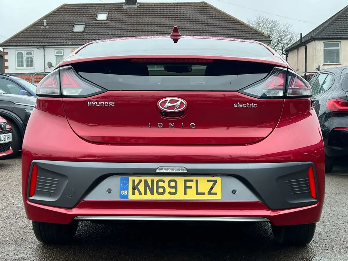 2019-hyundai-ioniq-e-premium-se-electric-100kw-big-4