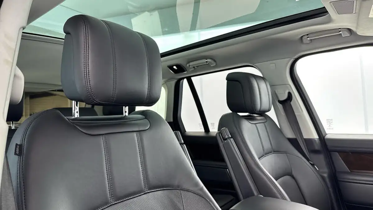 2021-land-rover-range-rover-30-p400-vogue-big-22