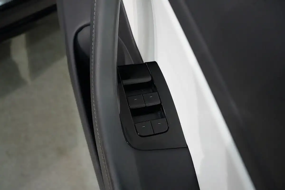 2020-tesla-model-3-e-standard-plus-big-30