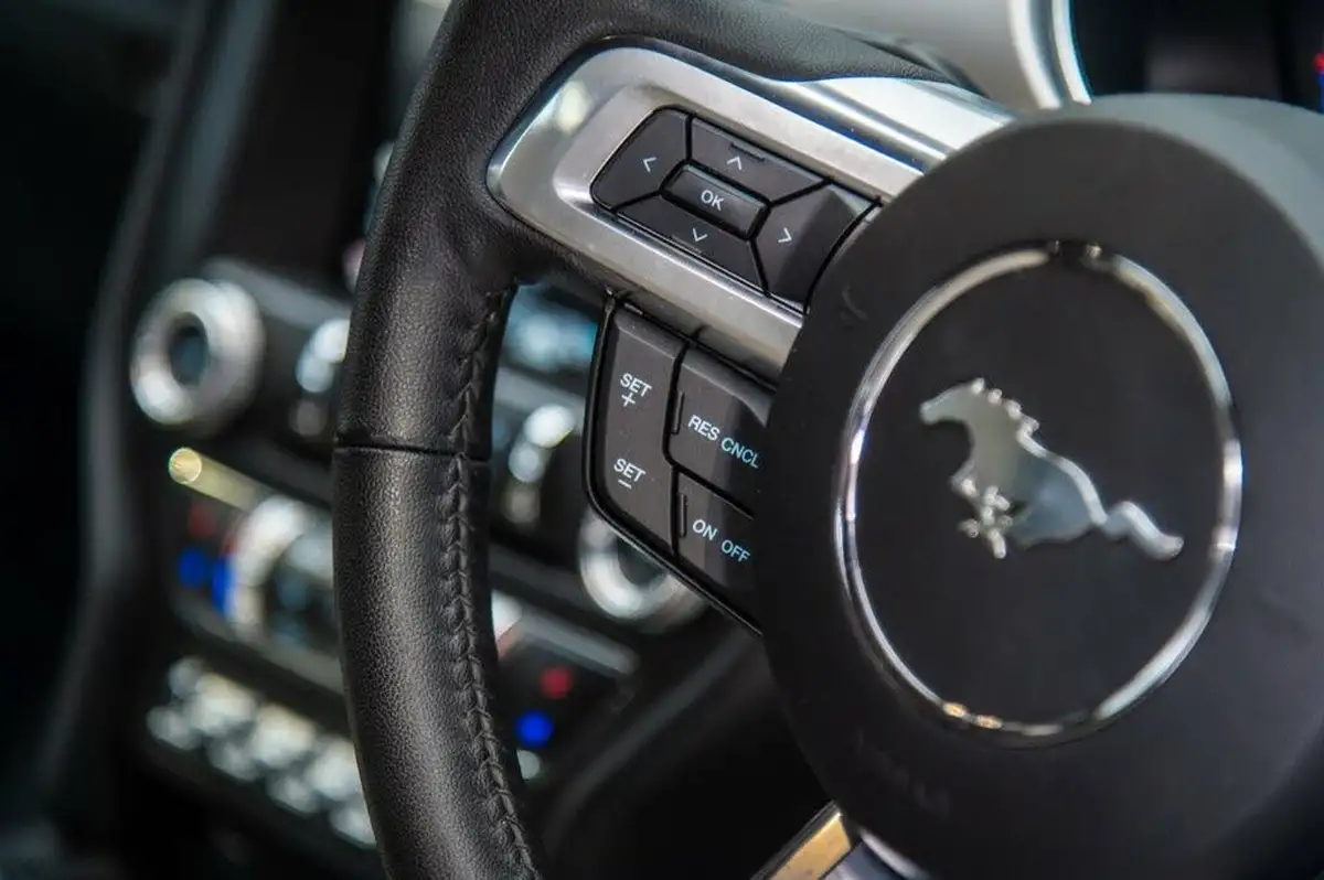 2016-ford-mustang-50-v8-gt-421ps-fastback-big-41