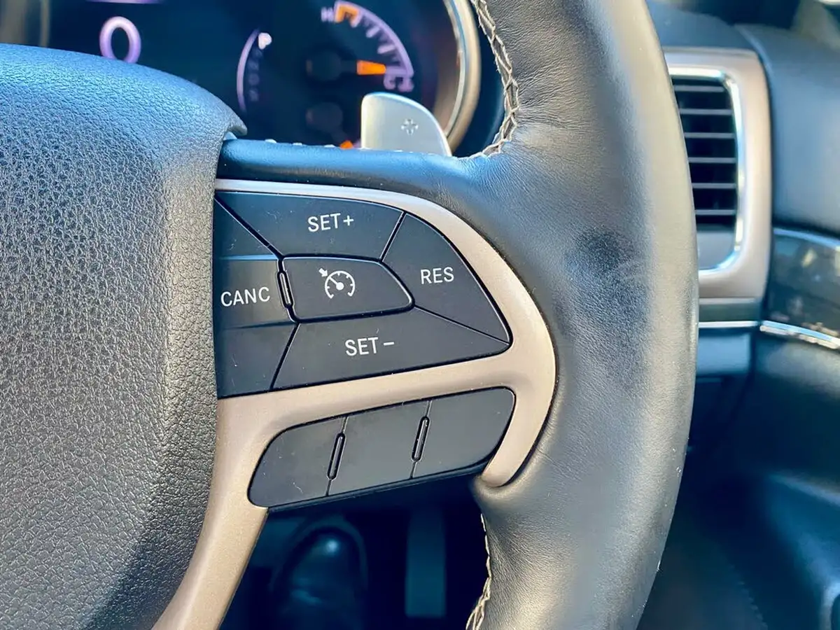 2014-jeep-grand-cherokee-30crd-overland-big-29