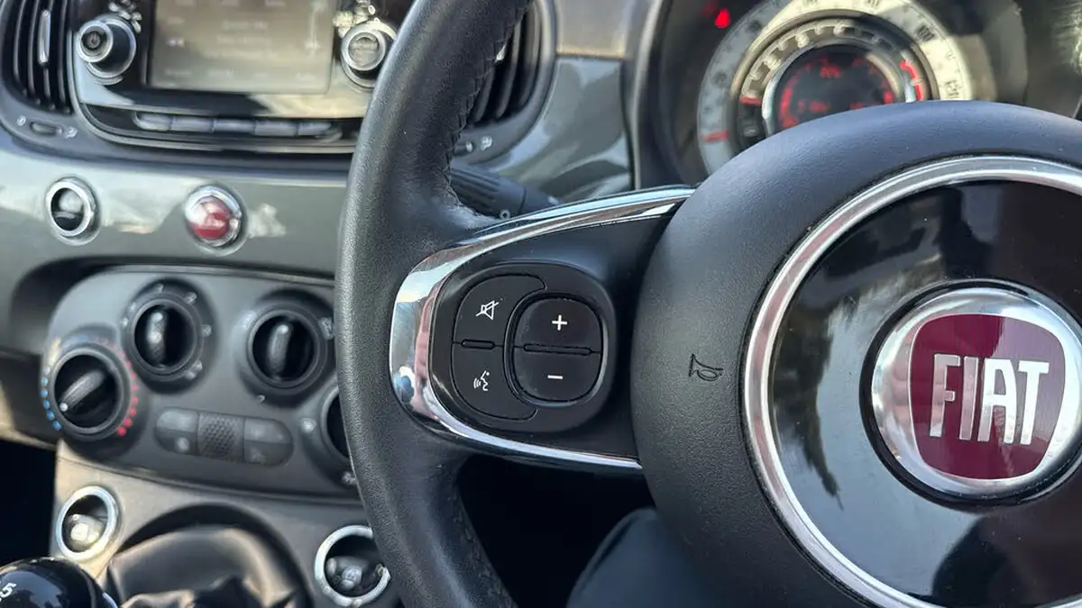 2018-fiat-500-12-lounge-big-22