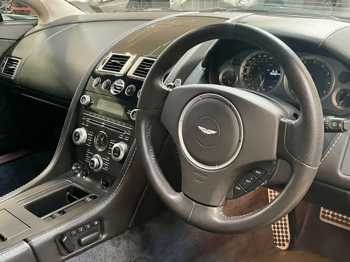 2009-aston-martin-vantage-47-coupe-sportshift-big-9