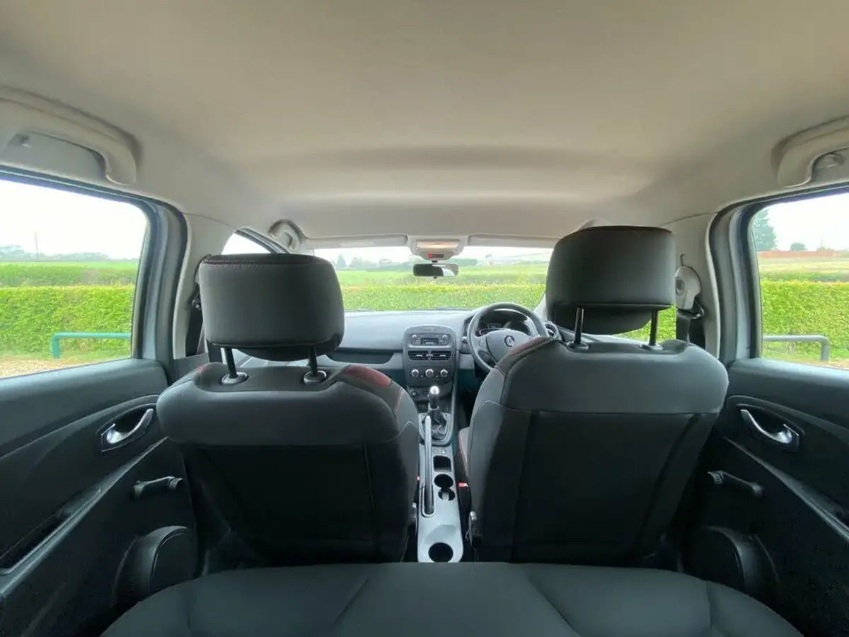 2016-renault-clio-12-play-big-47
