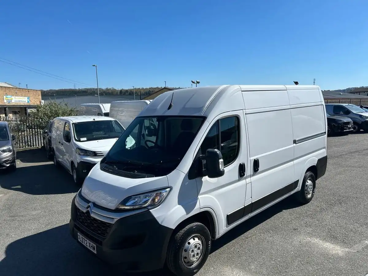2022-citroen-relay-22bluehdi-35-l2h2-enterprise-big-26
