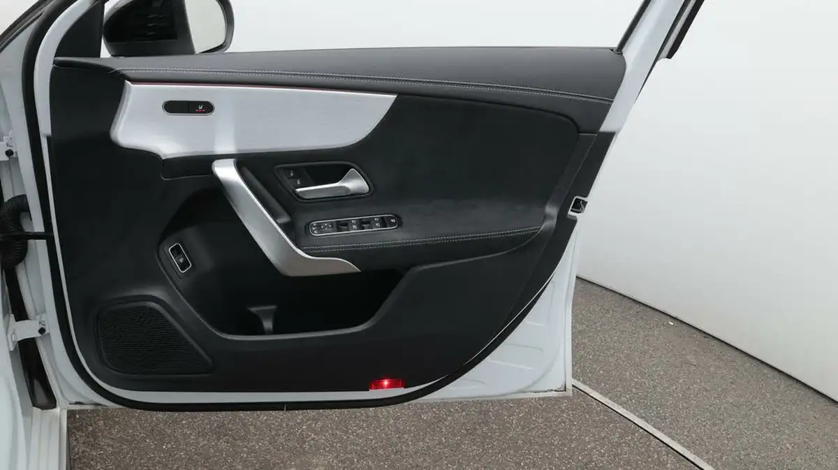 2022-mercedes-benz-a-class-13-a180-amg-line-executive-edition-saloon-4d-7g-dct-big-15