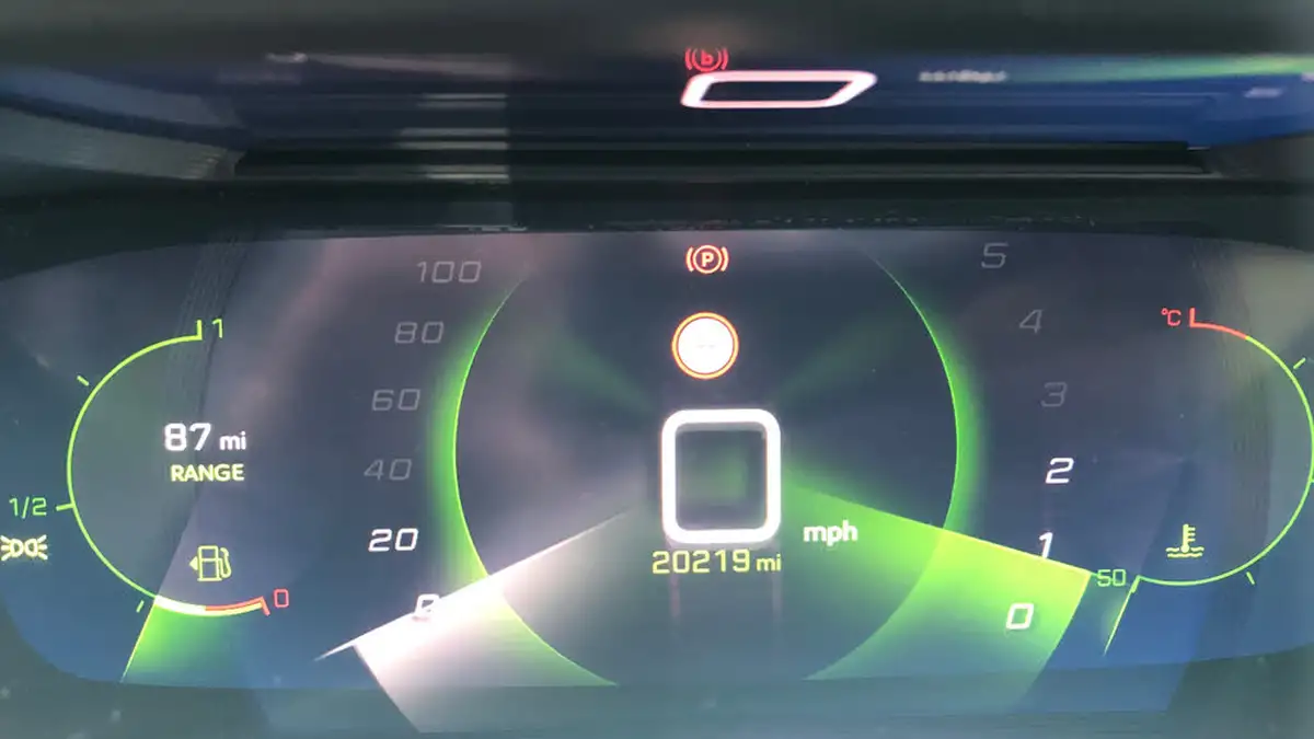 2021-peugeot-2008-suv-12-puretech-gt-big-12
