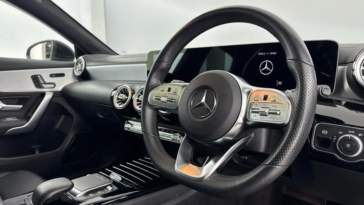 2020-mercedes-benz-cla-13-cla-180-amg-line-premium-plus-coupe-4d-big-8