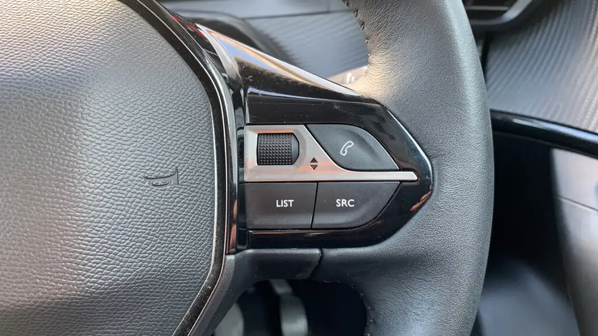 2021-peugeot-2008-suv-12-puretech-allure-100bhp-big-23