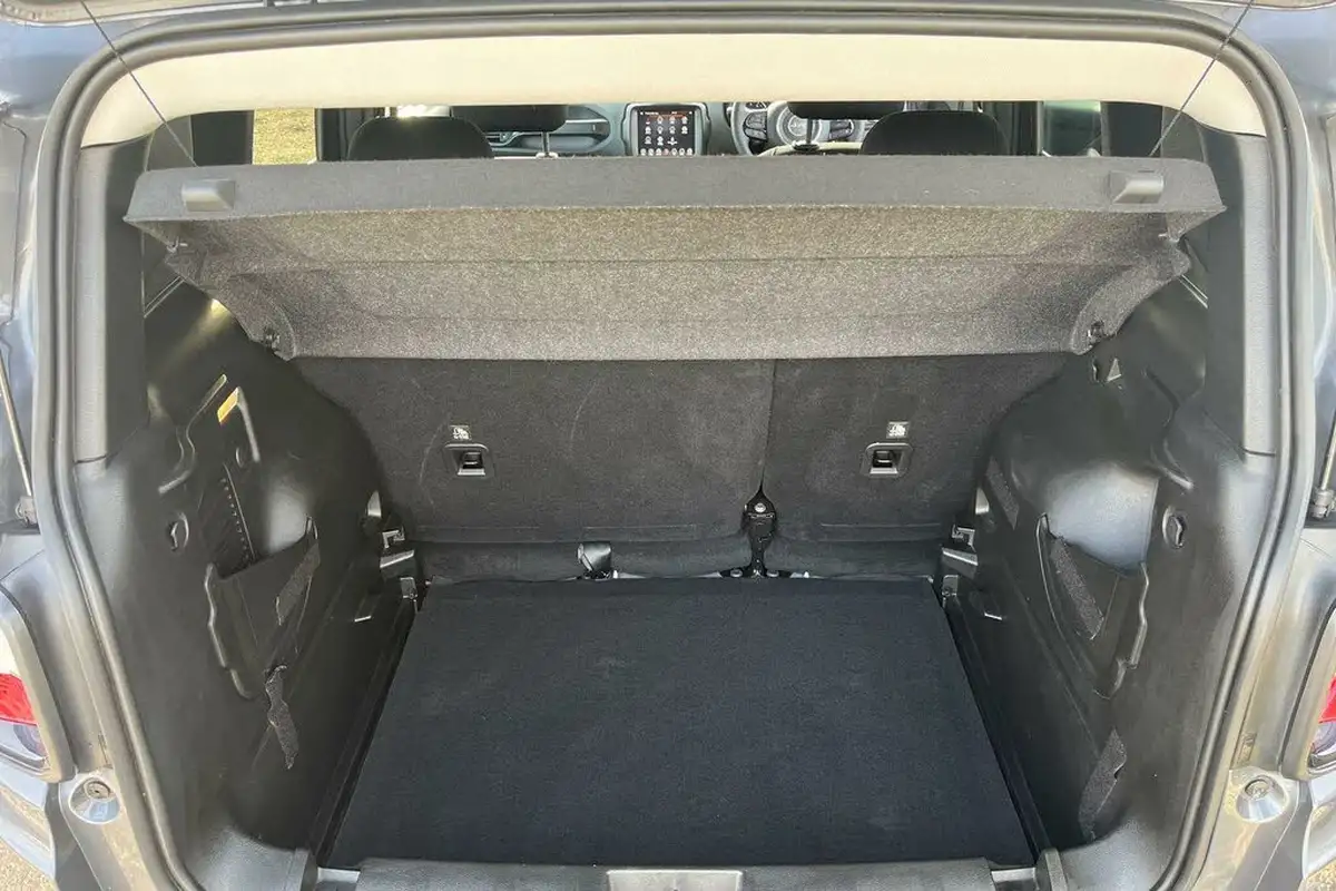 2022-jeep-renegade-10-gse-night-eagle-big-25