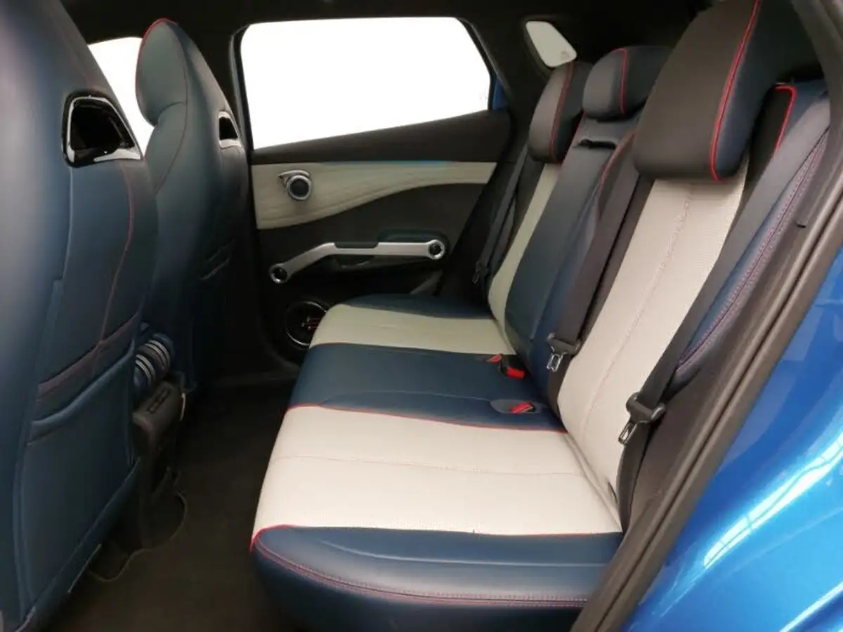 2023-byd-atto-3-e-active-big-5
