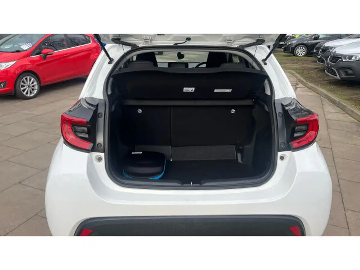 2022-toyota-yaris-15-vvt-i-design-big-5