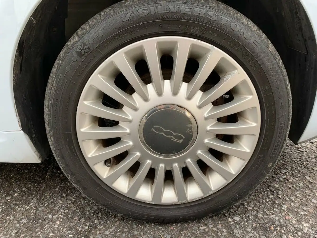 2008-fiat-500-14-lounge-big-21